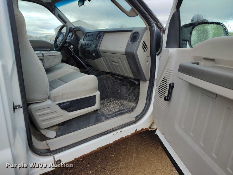 image for item DP5077 2008 Ford F250 Super Duty XL pickup truck