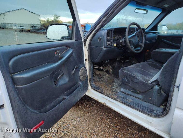 image for item DP5078 1999 GMC Sierra 2500 pickup truck