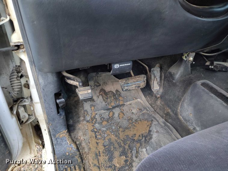 image for item DP5078 1999 GMC Sierra 2500 pickup truck