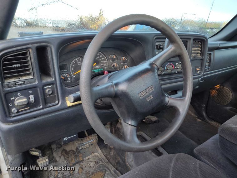 image for item DP5078 1999 GMC Sierra 2500 pickup truck