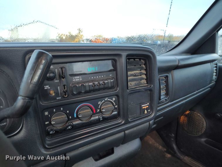 image for item DP5078 1999 GMC Sierra 2500 pickup truck