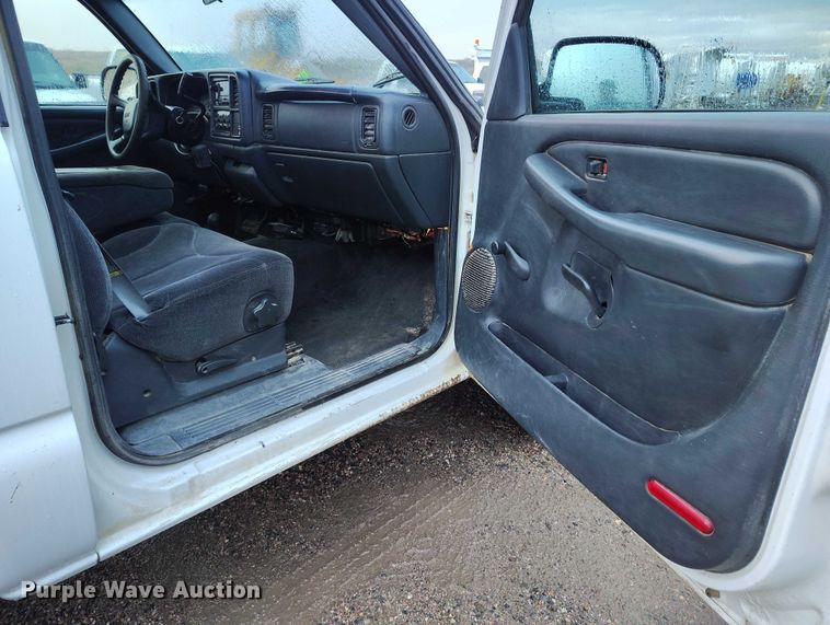 image for item DP5078 1999 GMC Sierra 2500 pickup truck