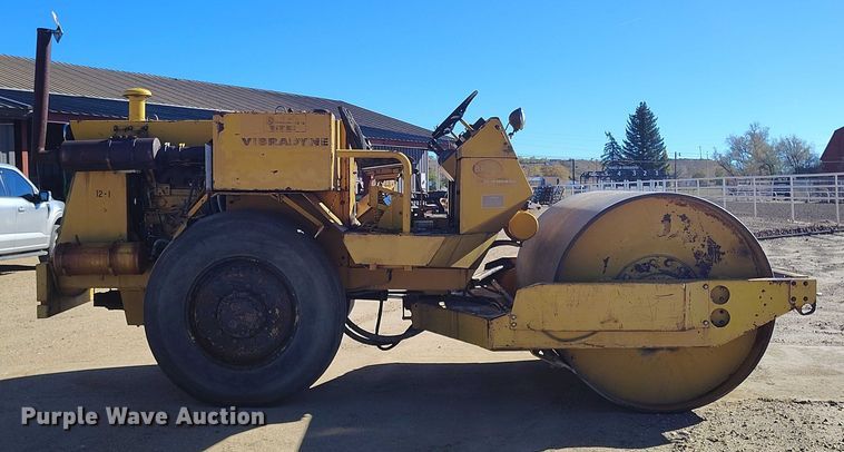 image for item DP5079 Bros Vibradyne SPVA 735 single drum roller