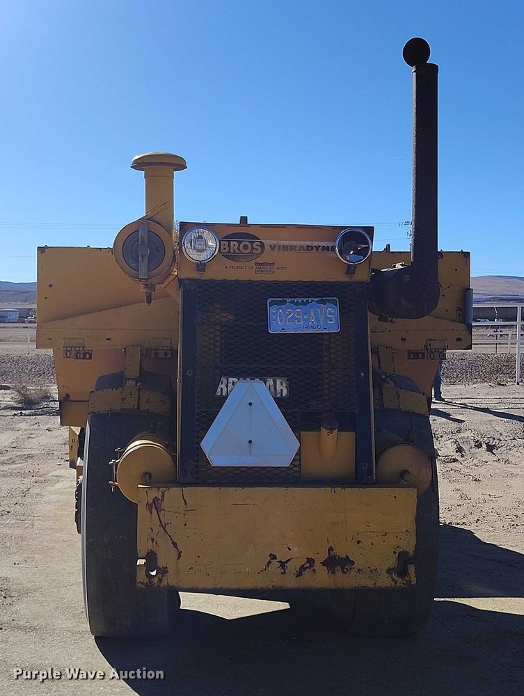 image for item DP5079 Bros Vibradyne SPVA 735 single drum roller