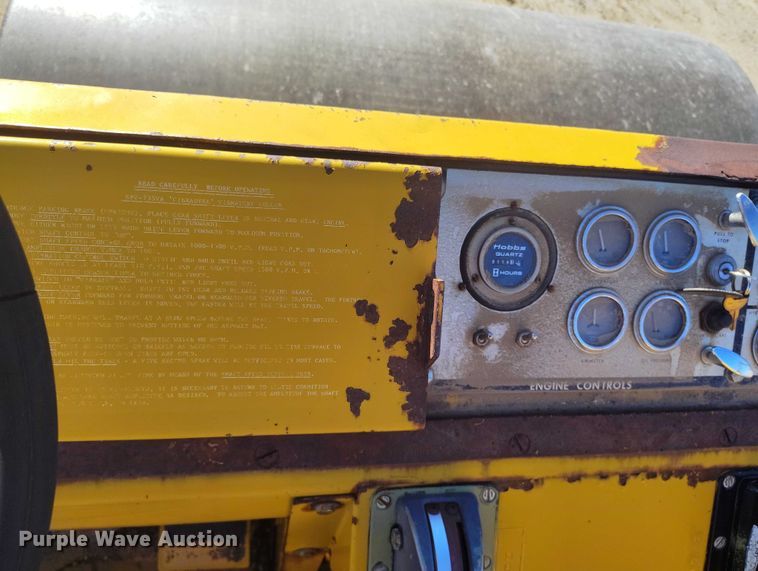 image for item DP5079 Bros Vibradyne SPVA 735 single drum roller