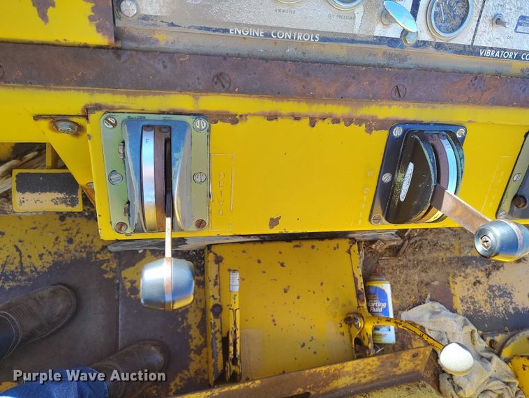 image for item DP5079 Bros Vibradyne SPVA 735 single drum roller