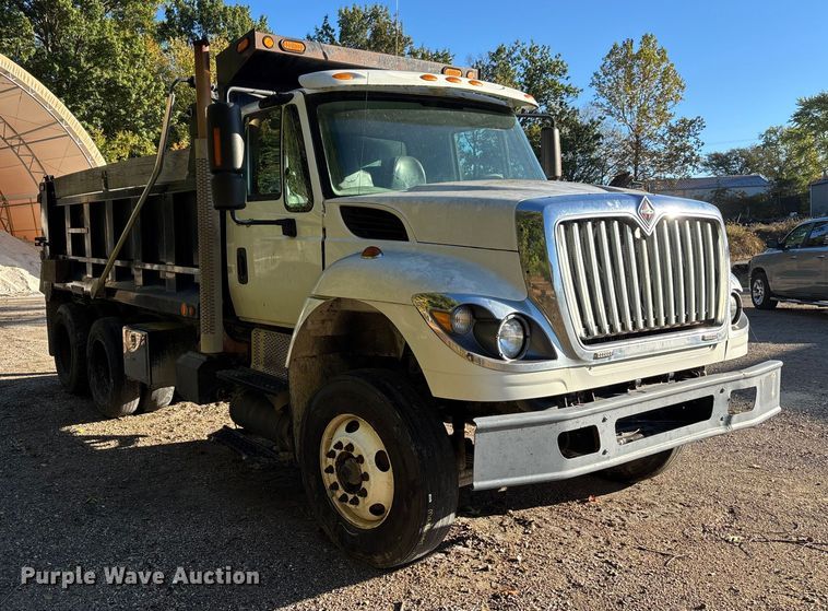 image for item DU1474 2014 International 7400 dump truck