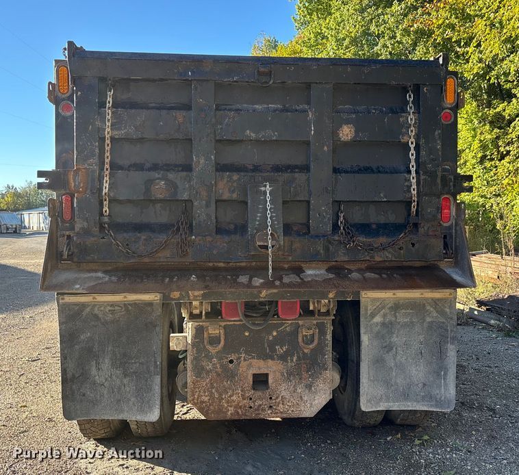 image for item DU1474 2014 International 7400 dump truck