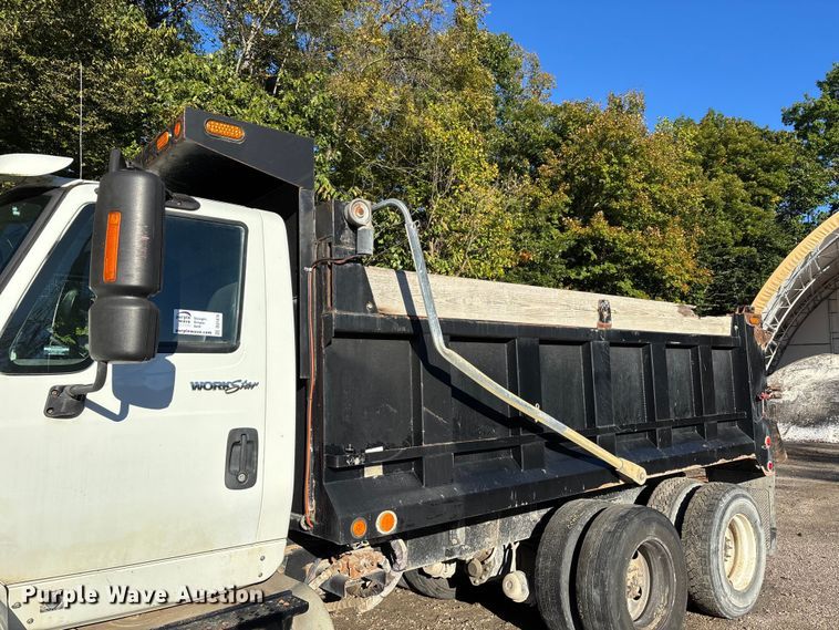 image for item DU1474 2014 International 7400 dump truck