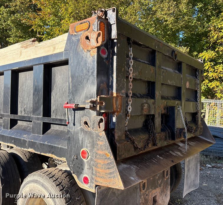 image for item DU1474 2014 International 7400 dump truck