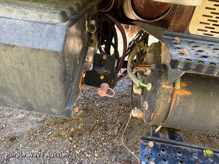 image for item DU1474 2014 International 7400 dump truck