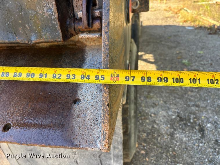 image for item DU1474 2014 International 7400 dump truck