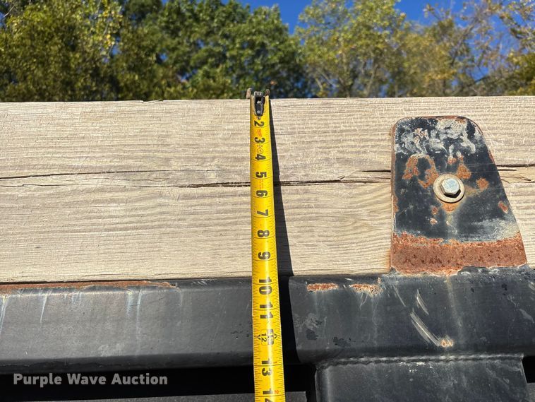 image for item DU1474 2014 International 7400 dump truck