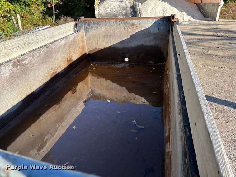 image for item DU1474 2014 International 7400 dump truck