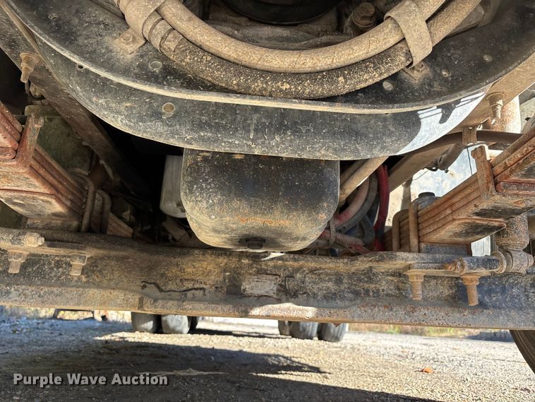 image for item DU1474 2014 International 7400 dump truck