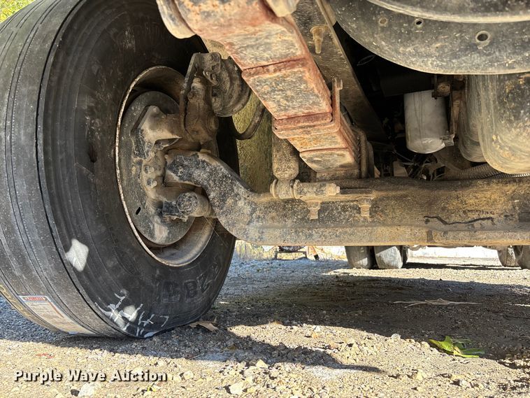 image for item DU1474 2014 International 7400 dump truck