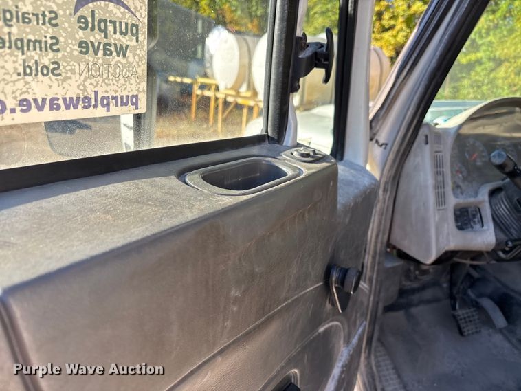 image for item DU1474 2014 International 7400 dump truck