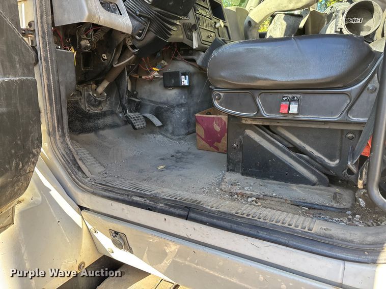 image for item DU1474 2014 International 7400 dump truck