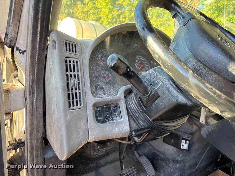 image for item DU1474 2014 International 7400 dump truck