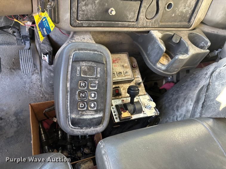 image for item DU1474 2014 International 7400 dump truck