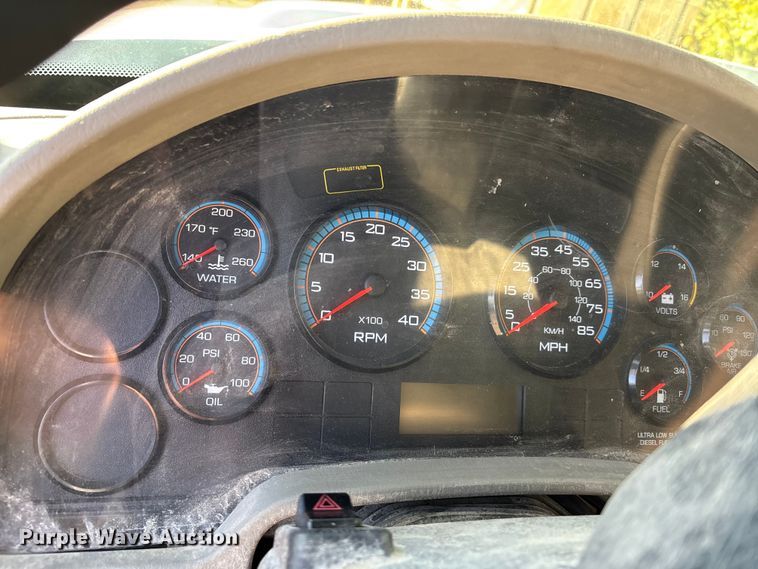 image for item DU1474 2014 International 7400 dump truck