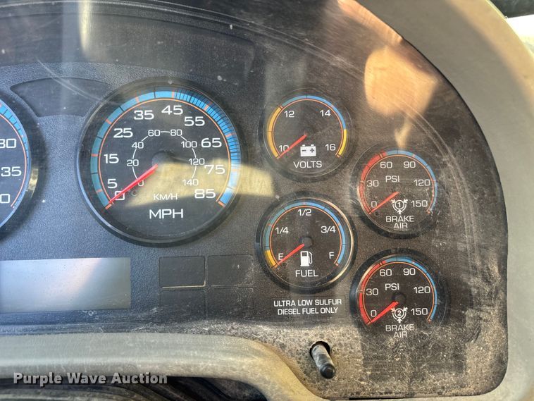 image for item DU1474 2014 International 7400 dump truck