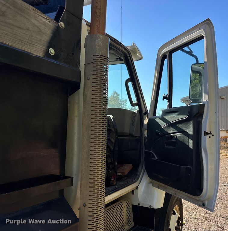 image for item DU1474 2014 International 7400 dump truck