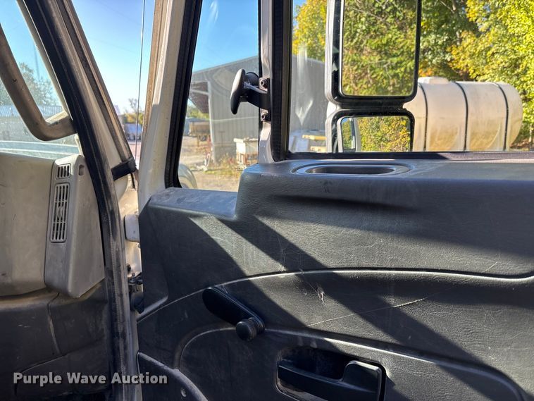 image for item DU1474 2014 International 7400 dump truck