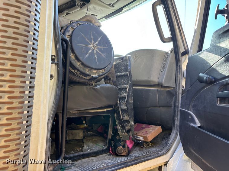 image for item DU1474 2014 International 7400 dump truck