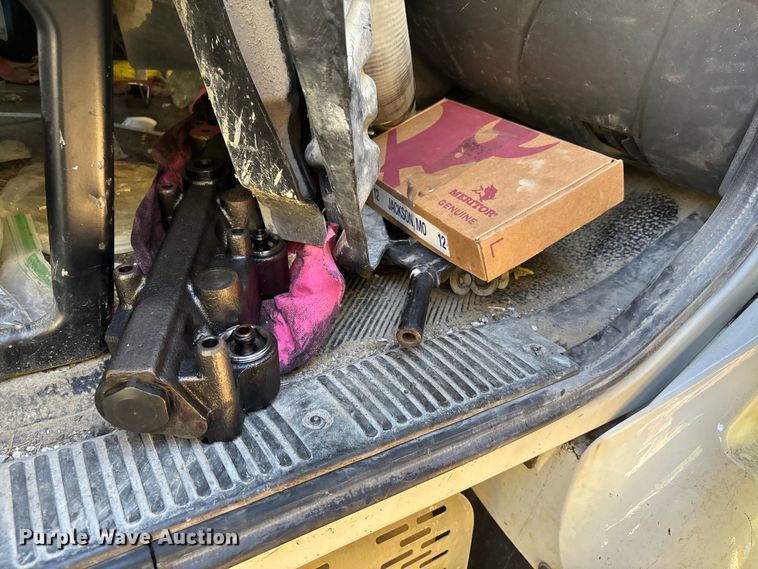 image for item DU1474 2014 International 7400 dump truck