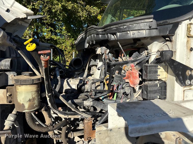 image for item DU1474 2014 International 7400 dump truck