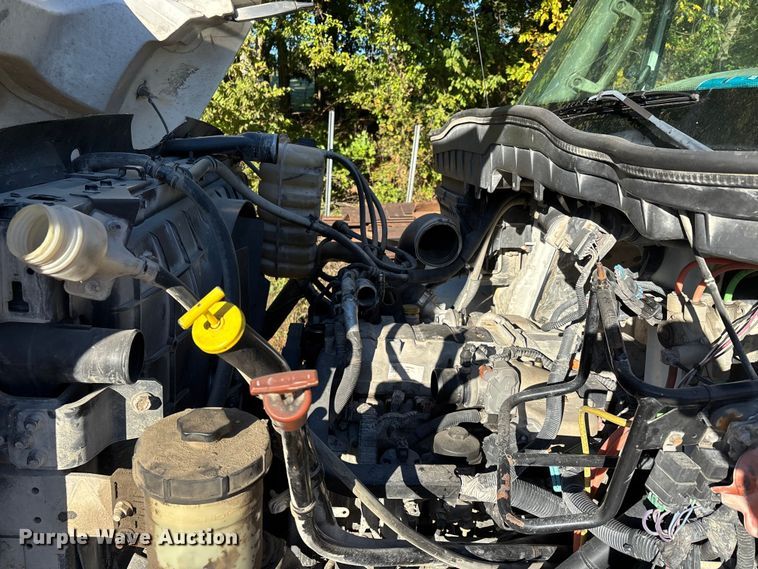 image for item DU1474 2014 International 7400 dump truck