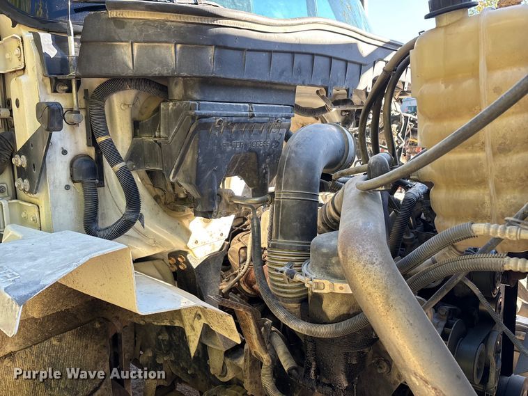 image for item DU1474 2014 International 7400 dump truck