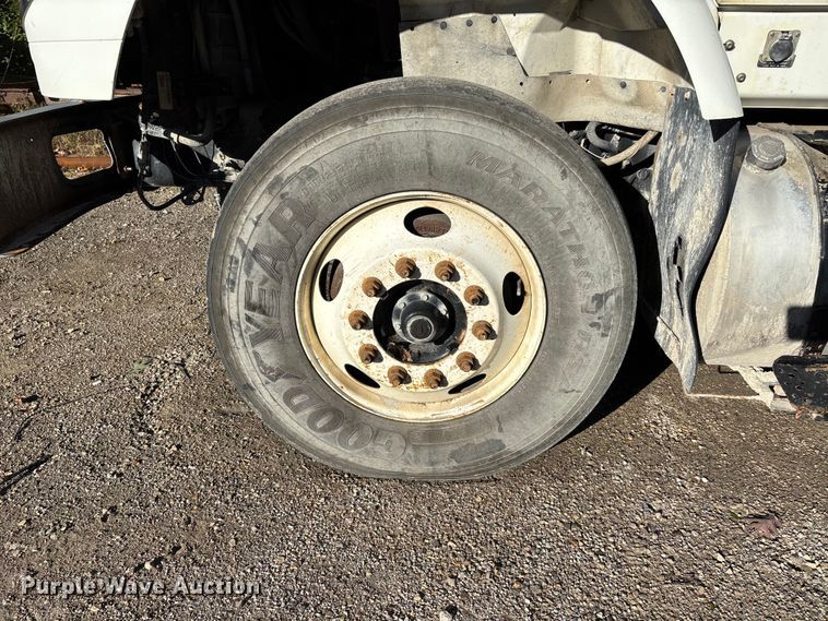 image for item DU1474 2014 International 7400 dump truck