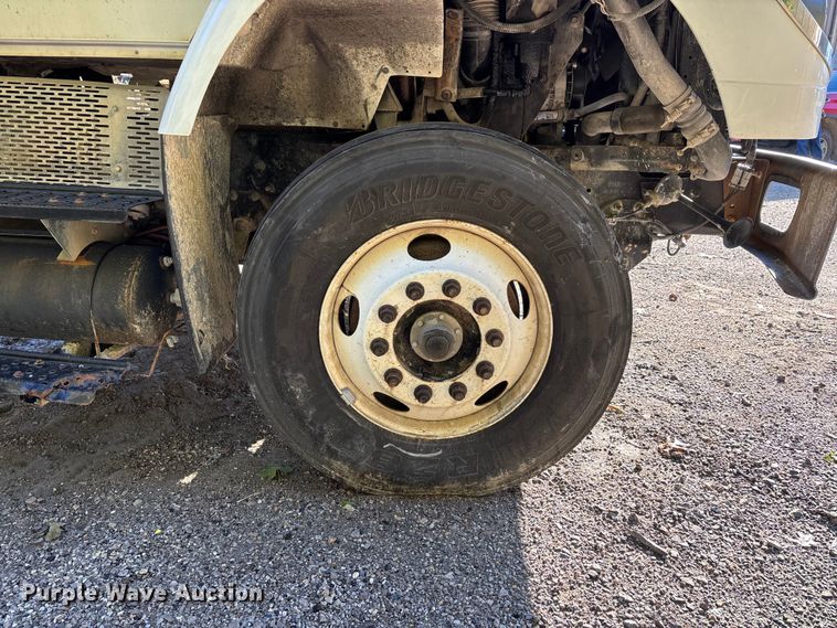 image for item DU1474 2014 International 7400 dump truck