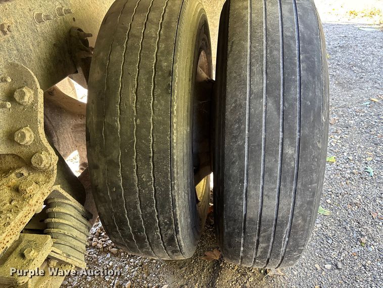 image for item DU1474 2014 International 7400 dump truck