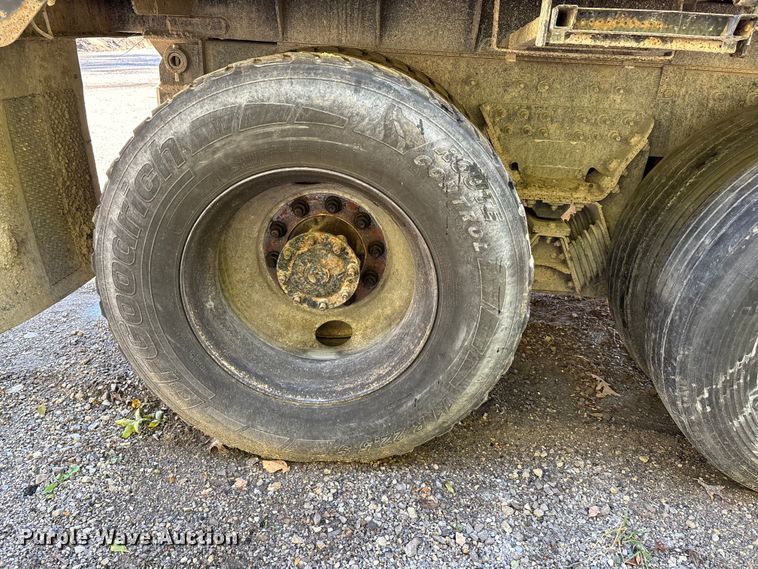 image for item DU1474 2014 International 7400 dump truck