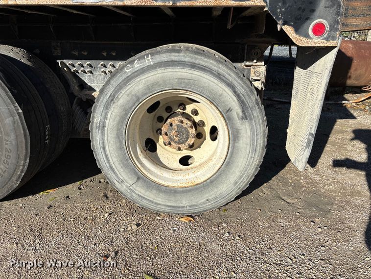 image for item DU1474 2014 International 7400 dump truck