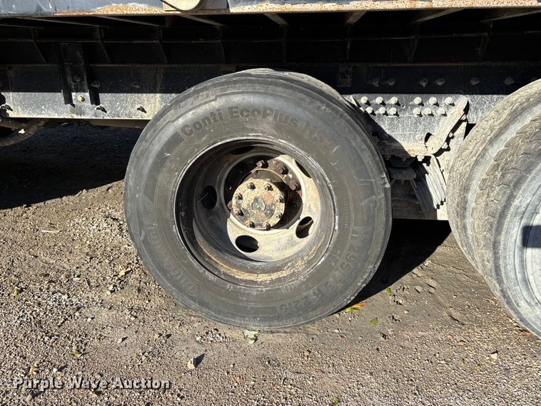 image for item DU1474 2014 International 7400 dump truck