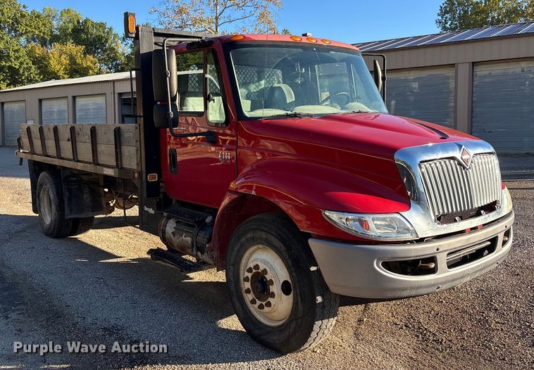 image for item DU1475 2007 International 4300 flatbed truck