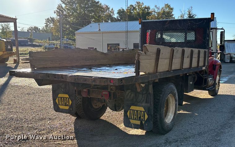 image for item DU1475 2007 International 4300 flatbed truck