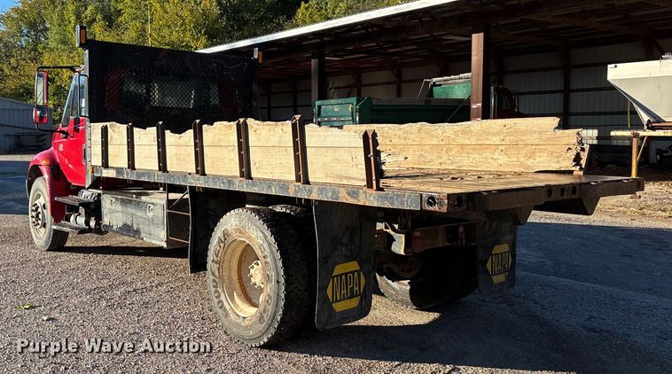 image for item DU1475 2007 International 4300 flatbed truck