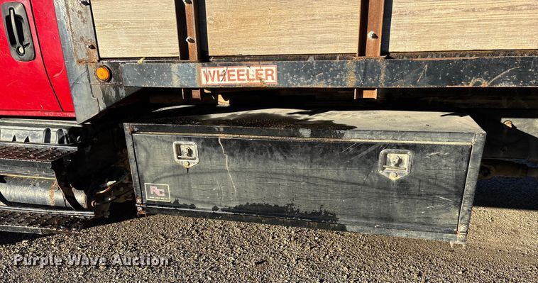 image for item DU1475 2007 International 4300 flatbed truck