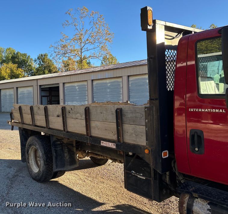 image for item DU1475 2007 International 4300 flatbed truck