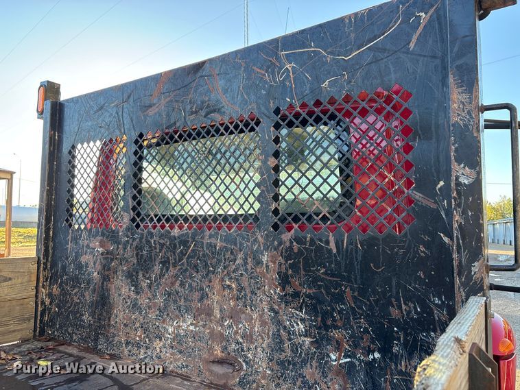 image for item DU1475 2007 International 4300 flatbed truck