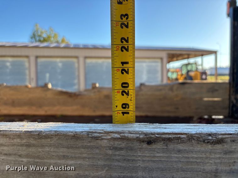 image for item DU1475 2007 International 4300 flatbed truck