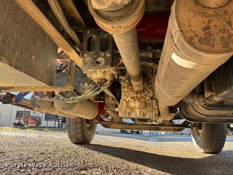 image for item DU1475 2007 International 4300 flatbed truck