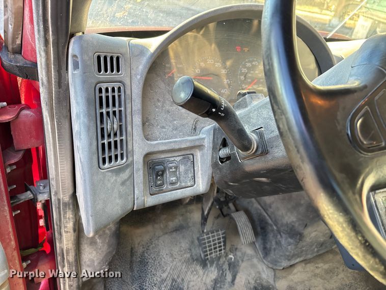 image for item DU1475 2007 International 4300 flatbed truck