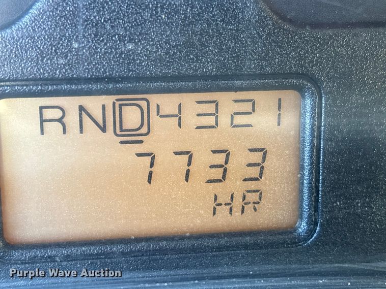 image for item DU1475 2007 International 4300 flatbed truck