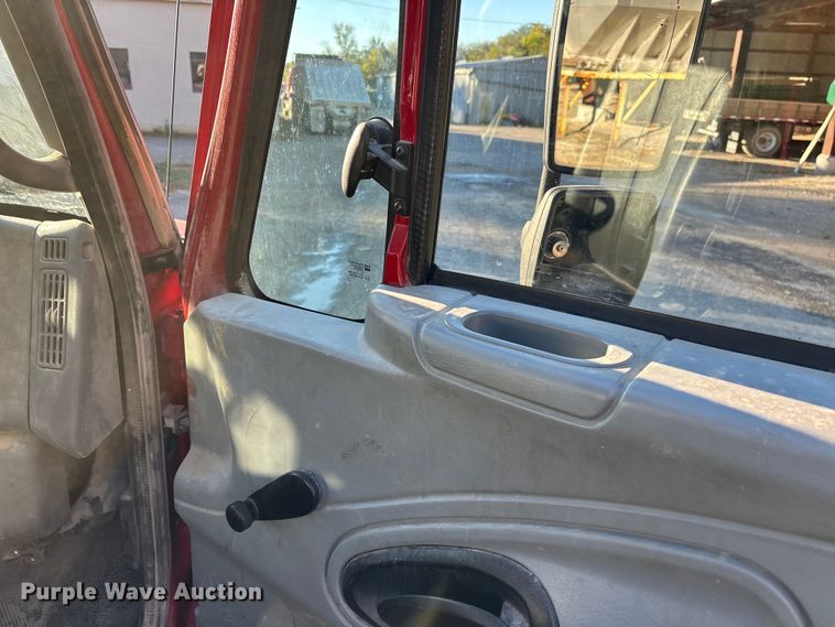 image for item DU1475 2007 International 4300 flatbed truck